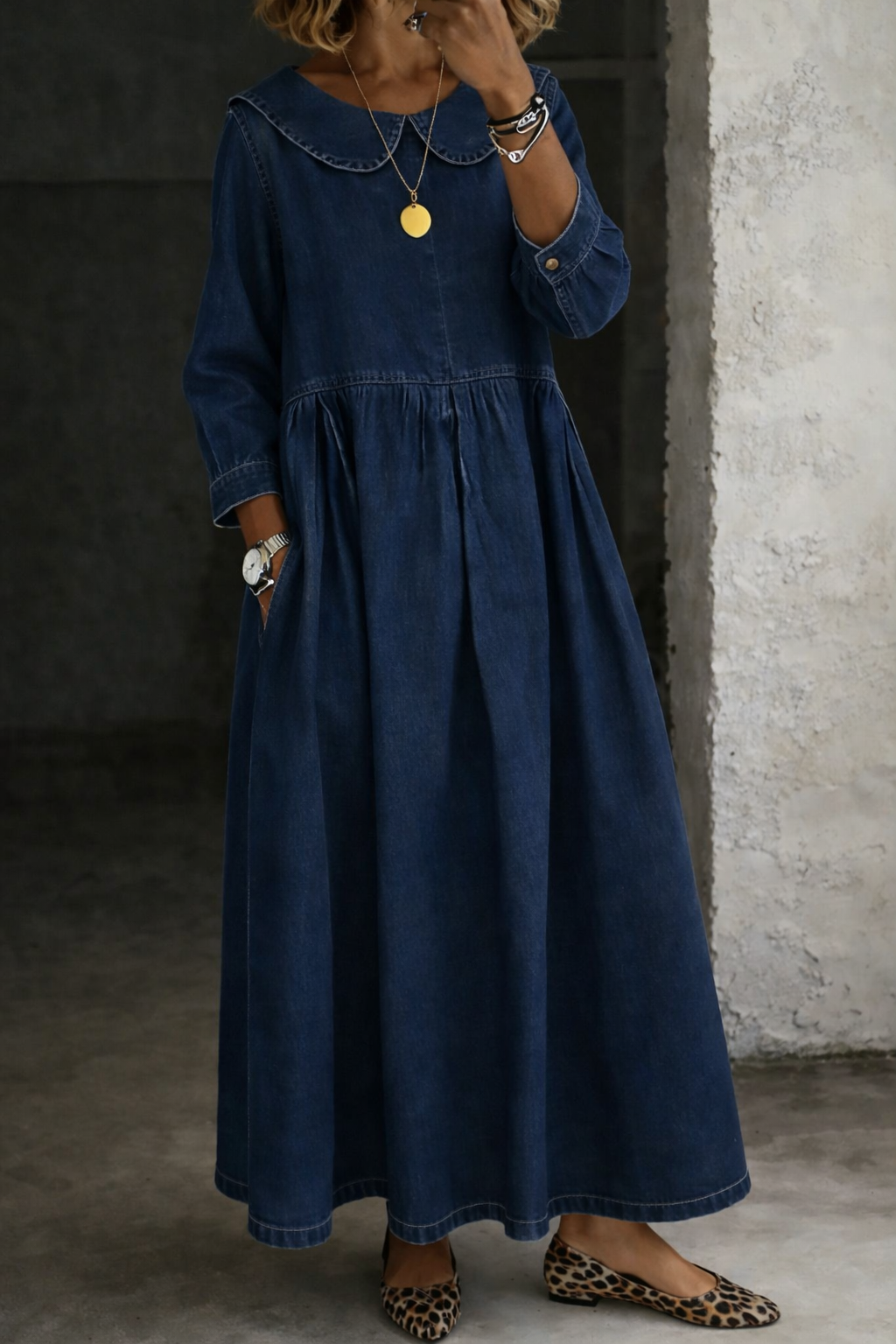 Peter Pan collar dress in navy