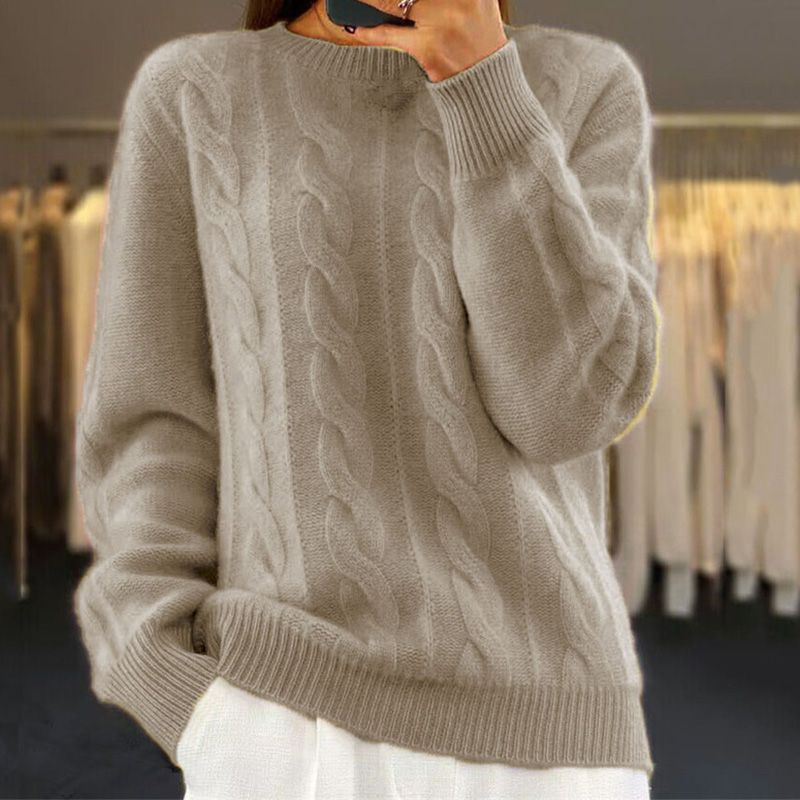 Crew neck cable knit pullover in khaki