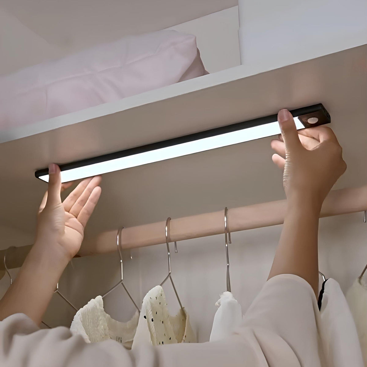 Magnetic Motion-Sensor Stick-On Light
