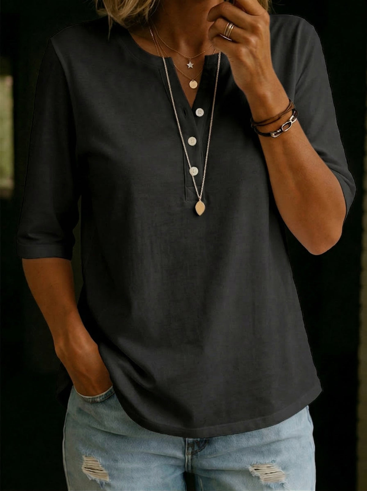 Classic Henley collar t-shirt in red