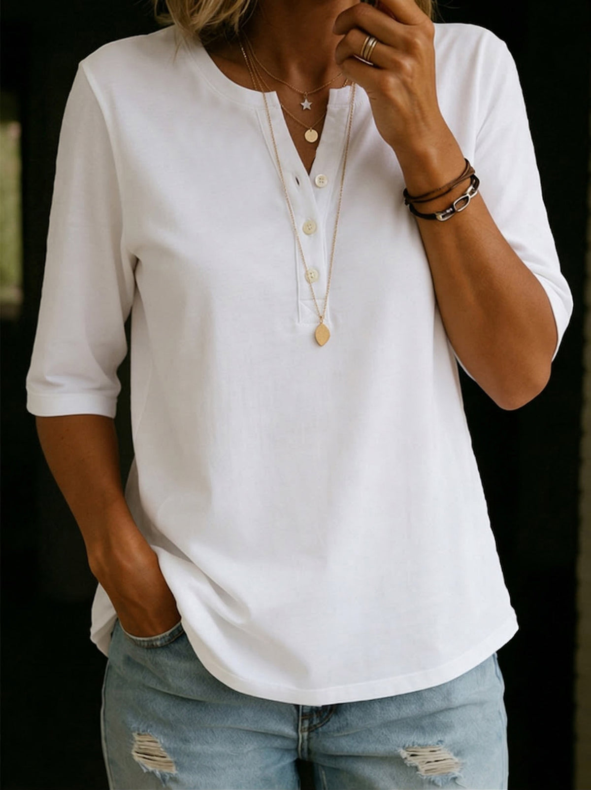 Classic Henley collar t-shirt in black